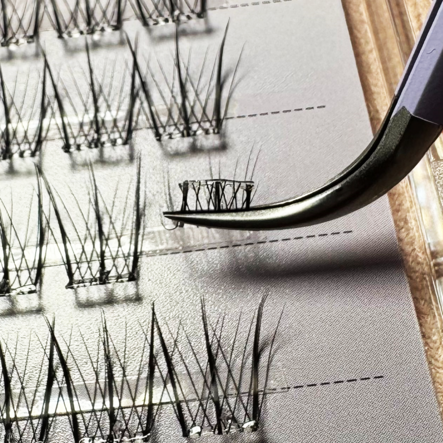 Curved Tweezer